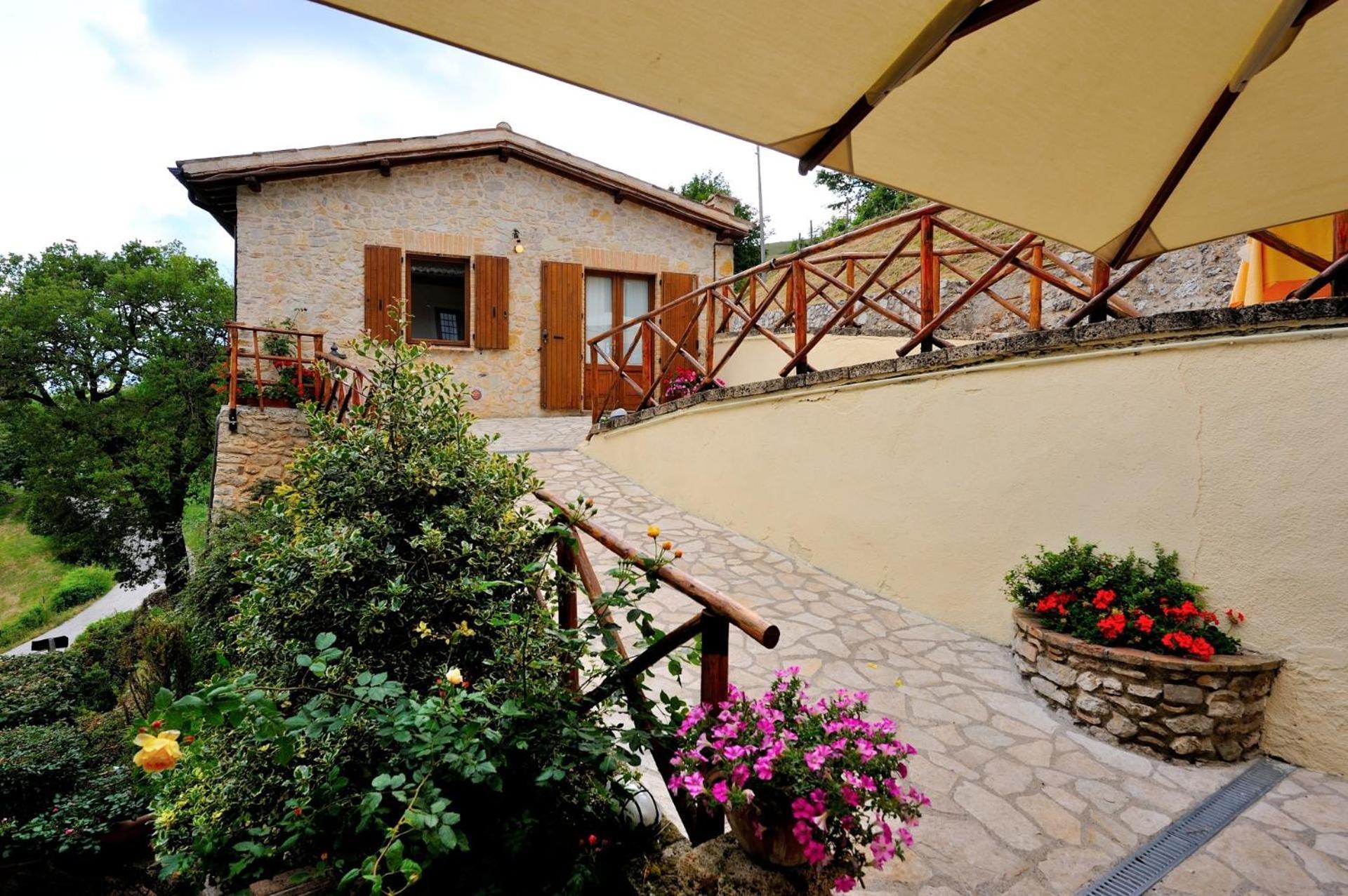 Agriturismo Pettino Campello sul Clitunno Exteriör bild