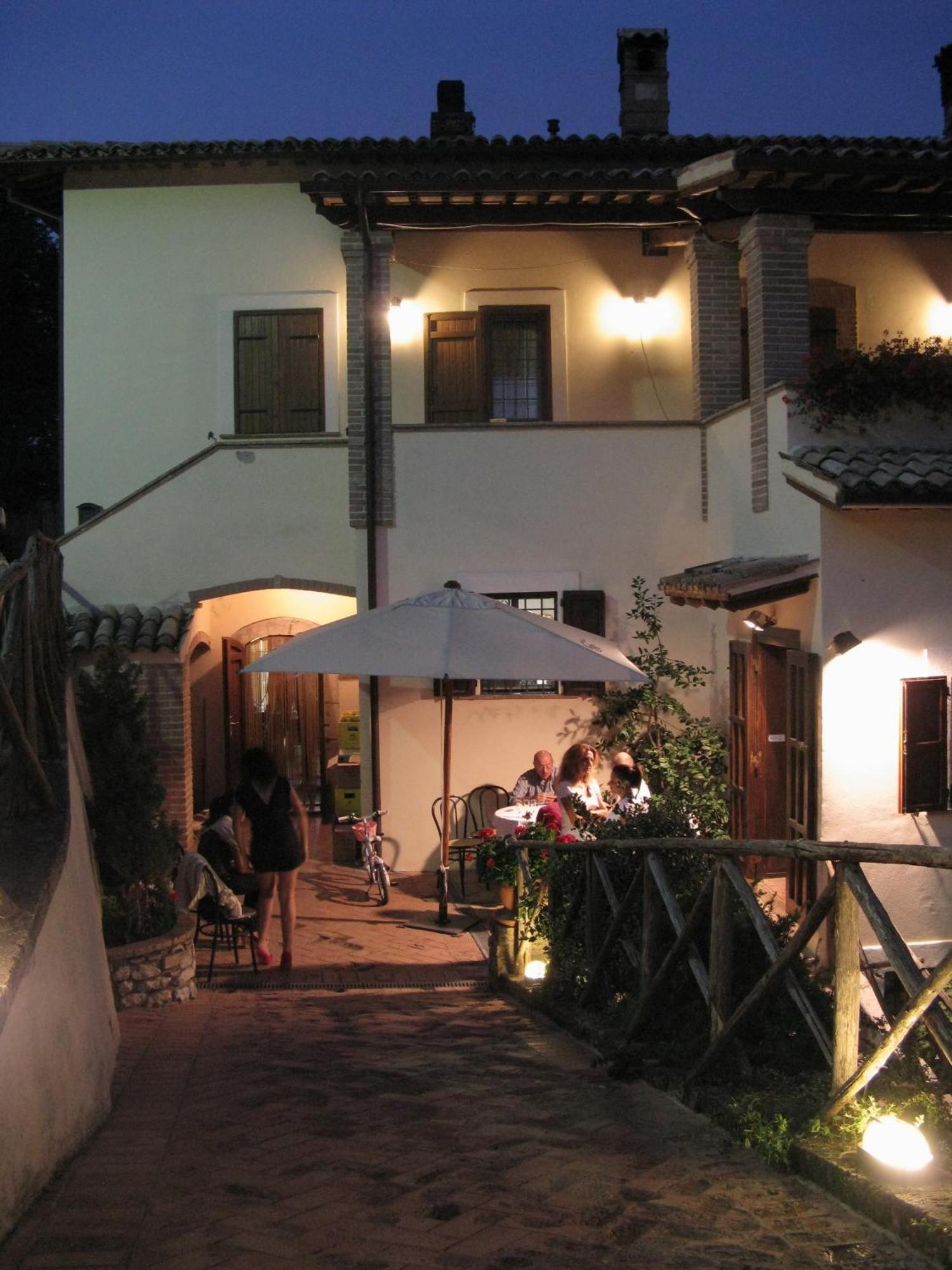Agriturismo Pettino Campello sul Clitunno Exteriör bild